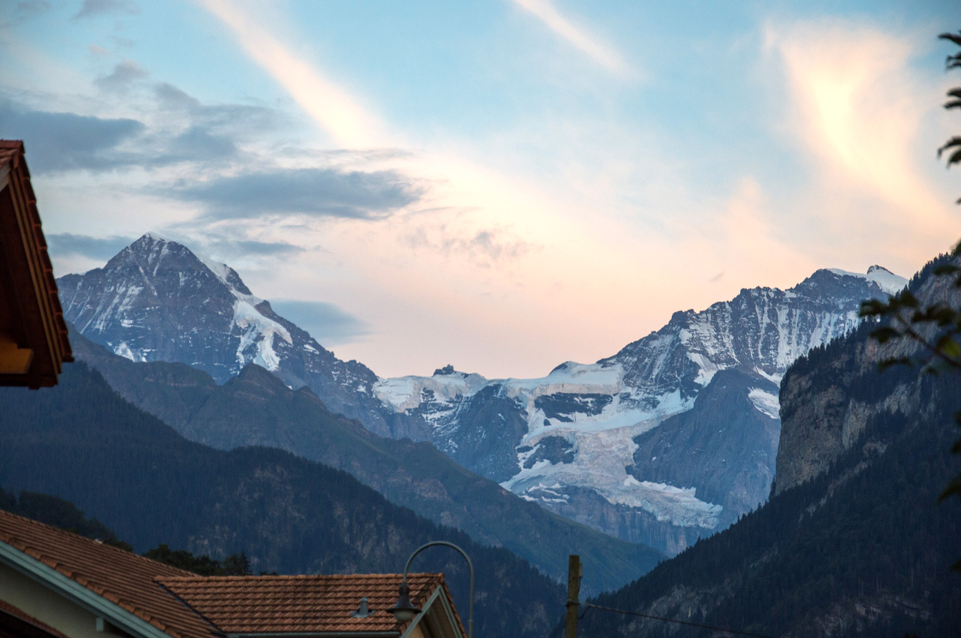 Blick zum Observatorium auf dem Jungfraujoch vom Biergarten