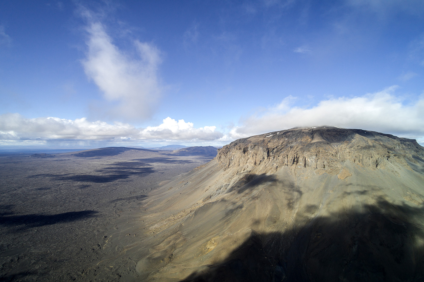 Herðubreið und Askja im Hintergrund